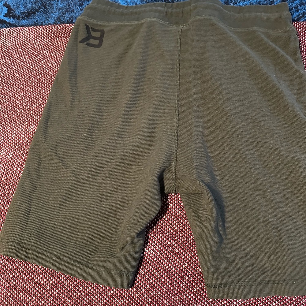 Shorts - Picture 3 of 3